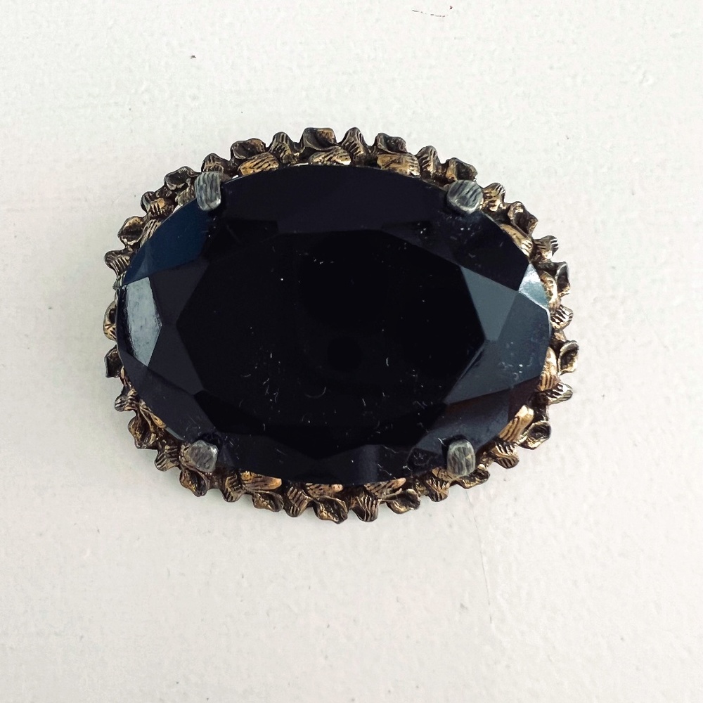 Vintage Oval Black Stone Brooch